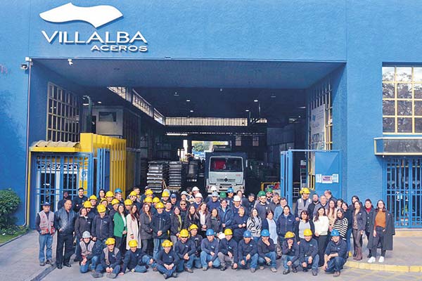 Gigante irlandesa Kingspan Group aterriza en Chile tras compra del 51% de Villalba Aceros