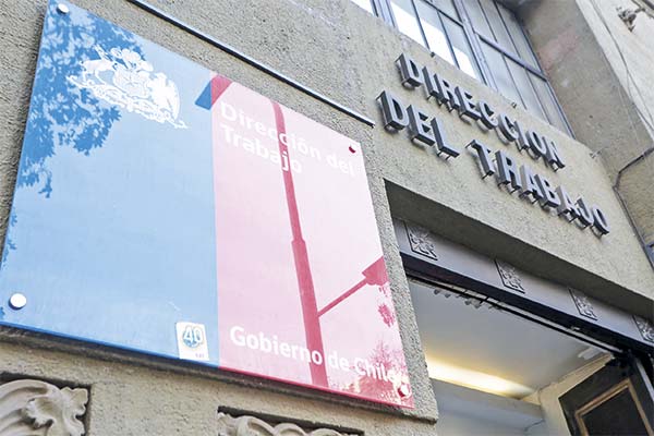 <p>Dirección del Trabajo contratará más fiscalizadores y abogados para inspección de leyes Karin, 40 Horas e Inclusión Laboral</p>