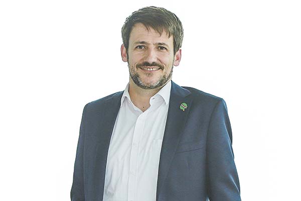 Diego Pardow, ministro de Energía: "Si somos capaces de mantener la casa ordenada (...) a partir del año 2028 los precios deberían bajar"