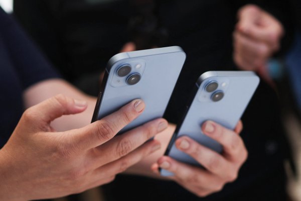 El fabricante de iPhone Hon Hai logra ventas récord gracias a la fuerte demanda de inteligencia artificial