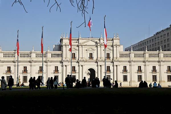 <p>La trastienda de cómo el Gobierno dejó a caer a la ministra de Bienes Nacionales tras polémica por la compra de la casa de Allende</p>
