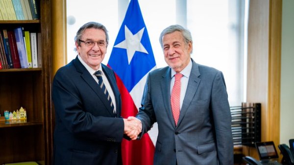 <p>La Moneda pone término a la misión de Jaime Gazmuri como embajador ante Venezuela</p>