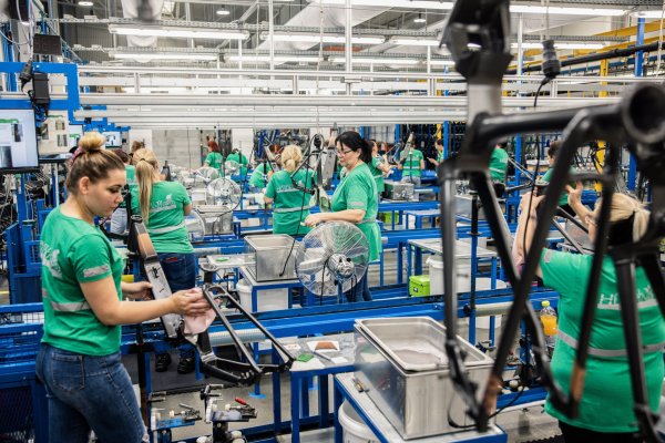 <p>Ofertas de empleo en EEUU registran fuerte repunte en noviembre tras seis meses a la baja</p>