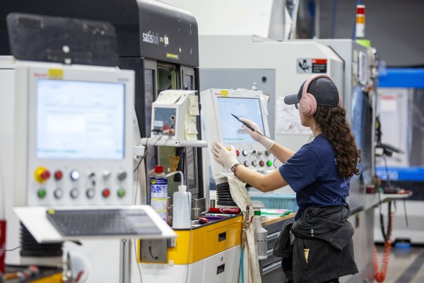 Empresas privadas en EEUU agregaron 122 mil nuevos empleos en diciembre, la menor cifra en cuatro meses