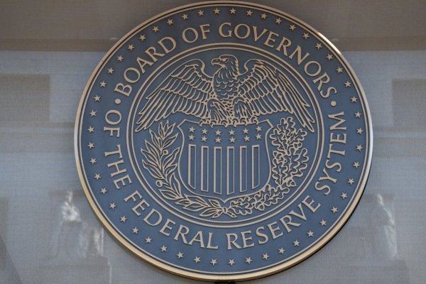 <p>Minutas de la Fed revelan que varios consejeros apoyaron frenar los recortes de tasa en la reunión de diciembre</p>