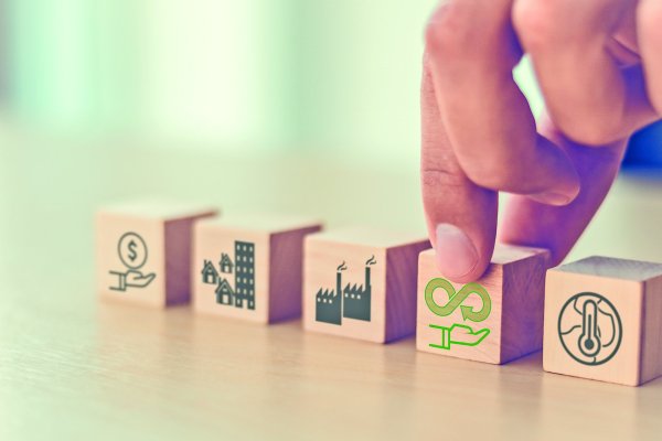 Seis objetivos medioambientales y nueve sectores elegibles: las claves de la taxonomía verde de Hacienda