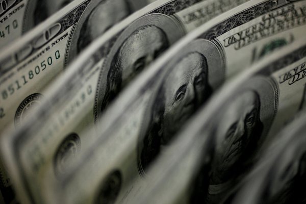 <p>Dólar cierra al alza en Chile por sobre $1.010 tras sólido reporte laboral en EEUU y caída del cobre</p>