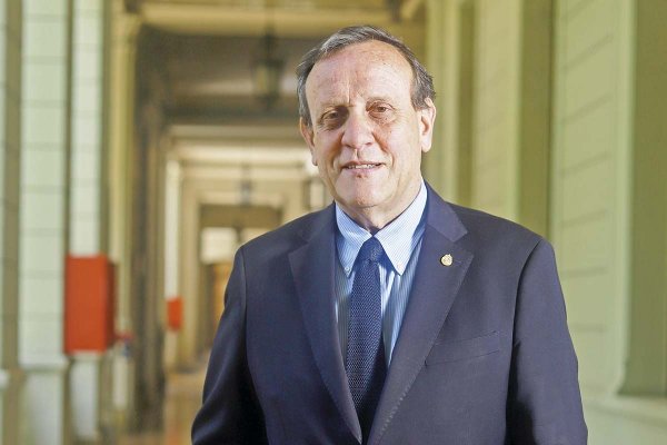 Rector Sánchez ad portas de dejar el cargo y a la espera de su sucesor: “Hay que andar libre de equipaje por la vida”