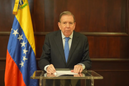 Edmundo González asegura estar "listo para el retorno seguro" y pide a las FFAA desconocer órdenes de Maduro