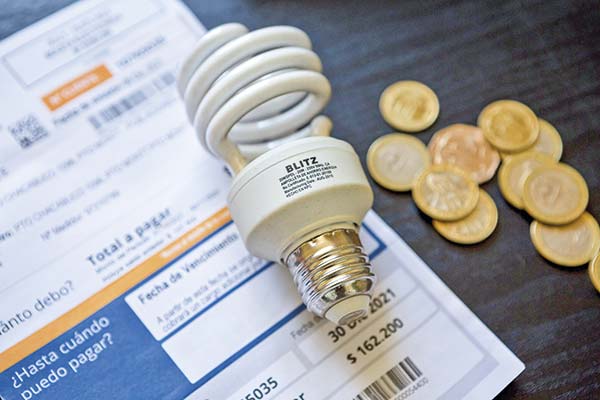<p>Sala de la Cámara de Diputados aprueba proyecto de subsidio eléctrico, pero rechaza el pilar PMGD por ocho votos</p>