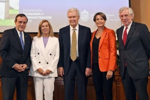 <p>Ana Holuigue y Rolf Lüders, premios Trayectoria Ingeniería Comercial UC 2024</p>
