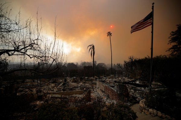 Los incendios en California podrían ser el desastre más costoso en la historia de EEUU