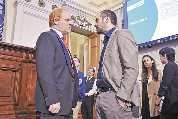 Reforma a permisos enfrenta días claves y se extiende el plazo para las indicaciones