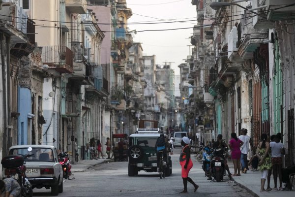 Biden relaja la política de EEUU hacia Cuba y la retira de lista de países patrocinadores del terrorismo