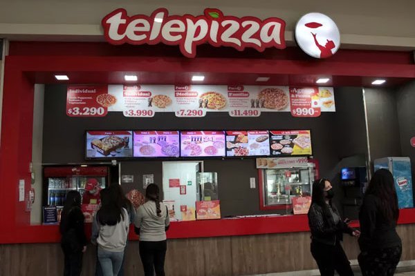 Operadora de Pizza Hut y Telepizza en Chile pide su quiebra: alude a "complejo entorno económico, competitivo y financiero"