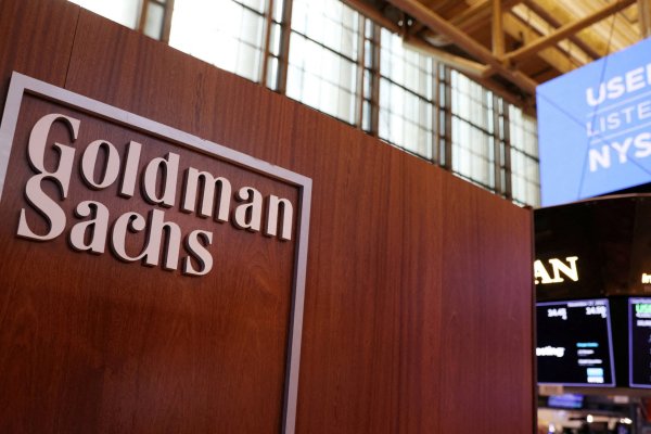 <p>Ganancias de Goldman Sachs se duplican a medida que crece el negocio de las acciones</p>