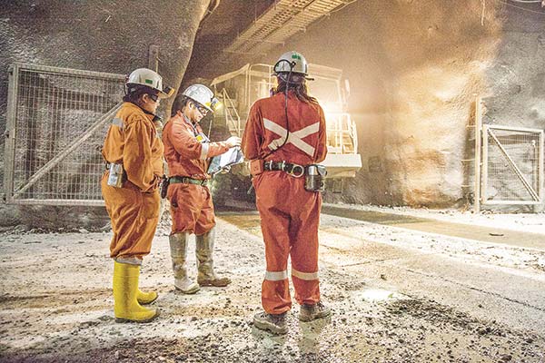 <p>El polémico fallo de un tribunal en Chile que criticó el despido de trabajadores por consumo de drogas</p>