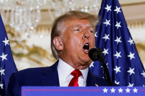 <p>Más PIB, pero un mayor déficit fiscal: el efecto económico que tendrían las reducciones tributarias y alzas de aranceles de Trump</p>