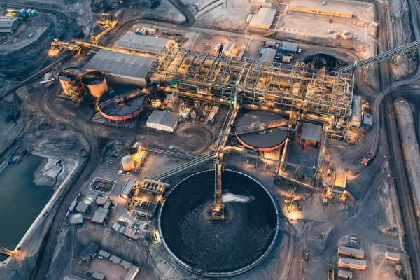 Compañía Minera del Pacífico ingresa a la minería del cobre y oro con alianza estratégica con Mogotes Metals en Distrito Vicuña