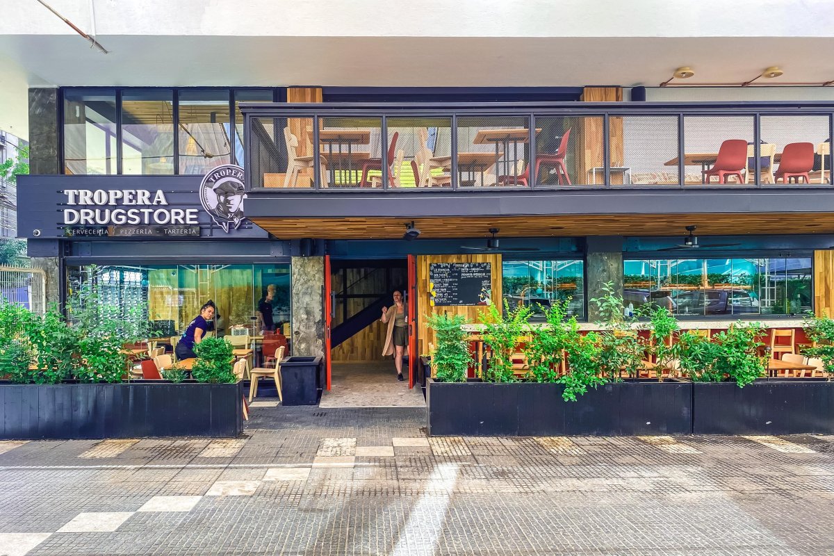 <p>Nuevo restaurante Tropera inaugura local en el Drugstore</p>