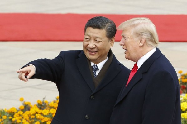 Trump y Xi discuten sobre comercio en llamada previa a cambio de mando que modera temor a guerra de aranceles