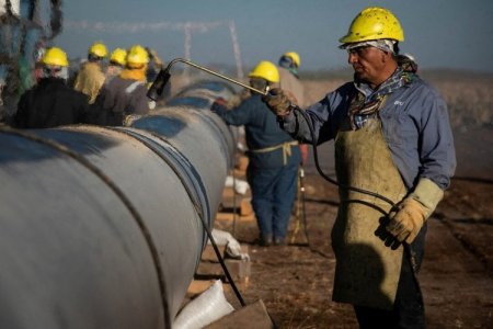 Argentina negocia importar gas de Bolivia y Chile por mayor demanda de energía