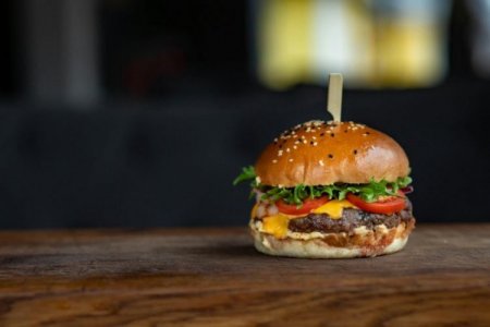 Las cinco cadenas con mayor participación en mercado de hamburguesas en Colombia