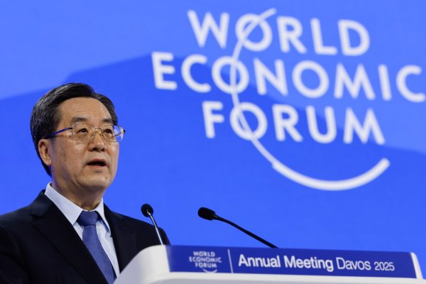 China dice que buscará aumentar sus importaciones, mientras Trump mantiene en suspenso amenaza de aranceles a potencia asiática