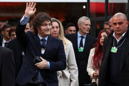 Milei en Davos apostó por un TLC con EEUU y dijo que podría salirse del Mercosur "si es necesario"