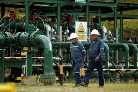 Ecuador proyecta el ingreso de US$ 42 mil millones en inversión extranjera en el sector petrolero durante 2025-2029