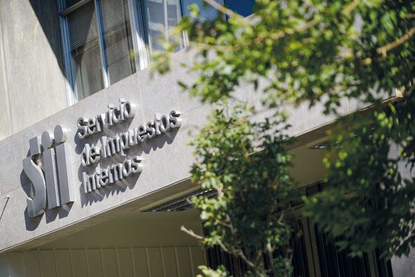 Inédito estudio revela que los grupos empresariales están al debe en transparencia tributaria