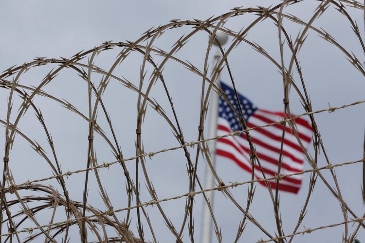 Trump ordena preparar Guantánamo como centro de detención de migrantes