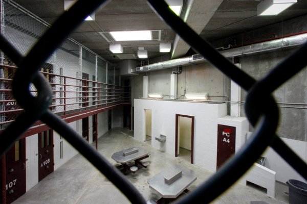 Trump firmará un decreto para preparar una instalación para migrantes en Guantánamo