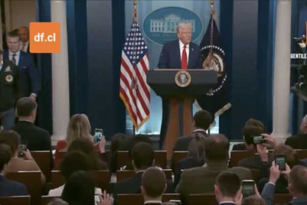 <p>Ahora en DF | Trump apunta a las políticas demócratas como responsables del accidente aéreo en Washington</p>