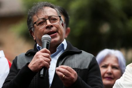 Petro pide a colombianos sin documentos en EEUU que dejen sus trabajos y regresen "lo más pronto posible"