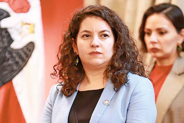 Ministra Toro y el primer año del megaincendio en Valparaíso: “Ninguna reconstrucción de esta magnitud ha podido tener las viviendas en el plazo de un año”