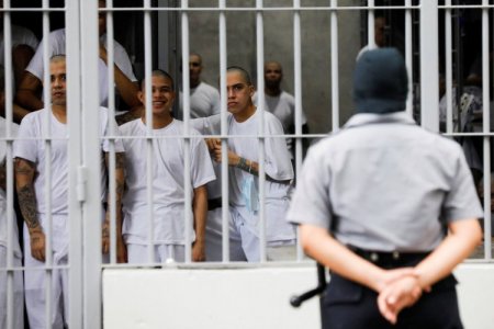 Al estilo Trump: oposición de Chile insta al Gobierno de Boric a enviar reos extranjeros a cárceles de Bukele