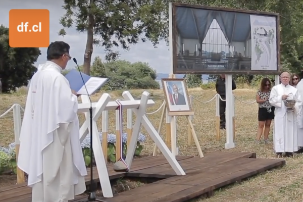 <p>Ahora en DF | Realizan ceremonia de primera piedra para construcción de capilla en memoria del expresidente Piñera</p>