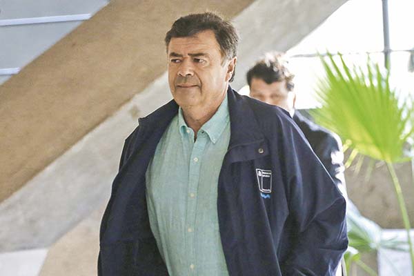 Ministro de Agricultura defiende proyecto de Ley de Incendios ante críticas de forestales: “Hay lloriqueo de más”