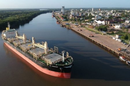 Gobierno de Argentina anula licitación por Hidrovía y oferente se defiende