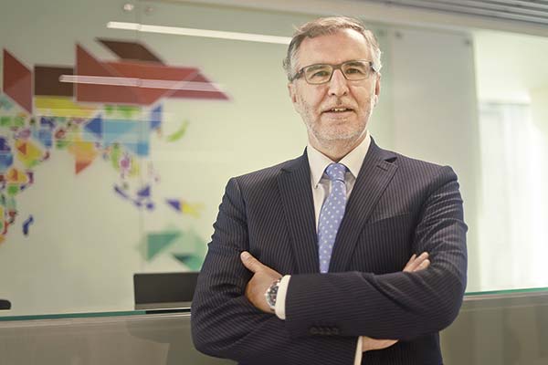 Fabio Valdivieso, gerente general Scotiabank AGF: “Estamos observando una tendencia hacia diversificar los portafolios, más que traspasar las inversiones de un producto a otro”