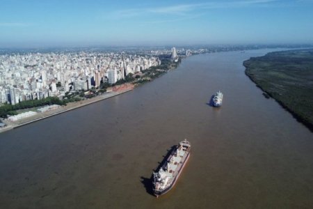 Argentina: agroindustria pide nueva licitación para dragar vía exportadora clave