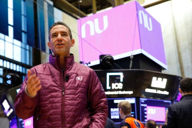 <p>Acción de Nubank se desploma tras decepcionantes resultados: solo Warren Buffet vendió US$ 416 millones</p>