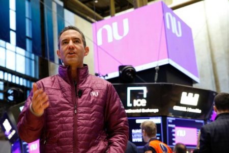 Acción de Nubank se desploma tras decepcionantes resultados: solo Warren Buffet vendió US$ 416 millones