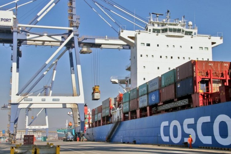 <p>“Chancay Express” ya inició su servicio para llevar carga chilena desde Perú hasta Asia</p>
