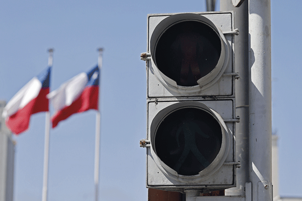 Parlamentarios de Gobierno y oposición pedirán explicaciones por la caída del sistema eléctrico que afecta al país