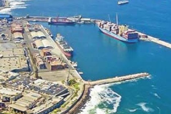 Casi la mitad de los habitantes de Antofagasta se encuentra sin agua potable por fallas en planta desaladora tras apagón
