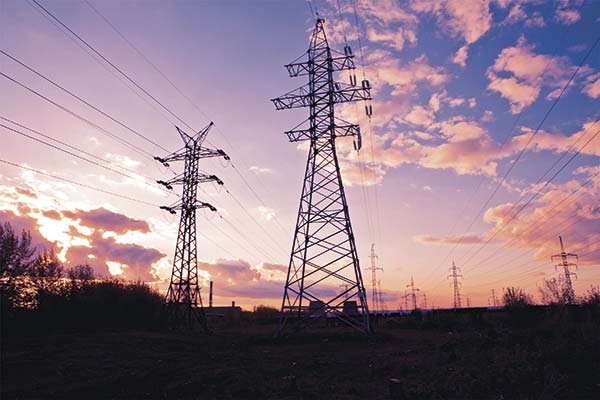 ¿Quién está detrás de las líneas de transmisión en Chile?
