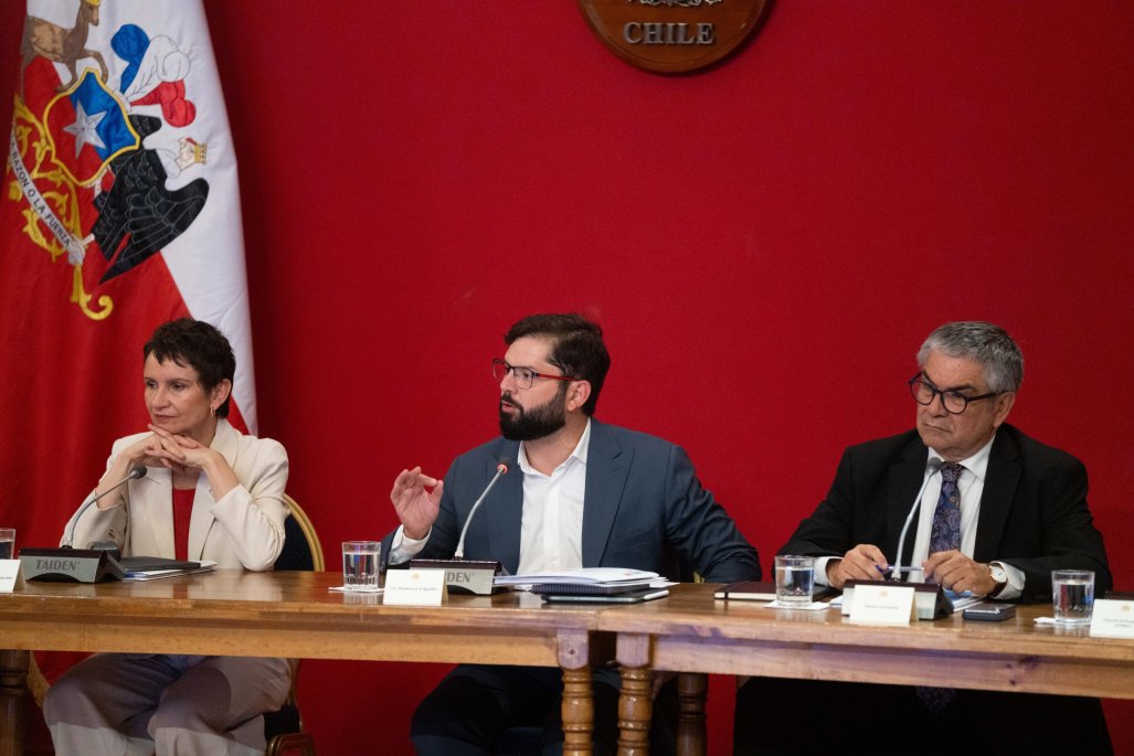<p>Boric llama al gabinete a evitar síndrome de pato cojo y le pone tareas: “Consolidar estabilidad económica y la seguridad pública"</p>