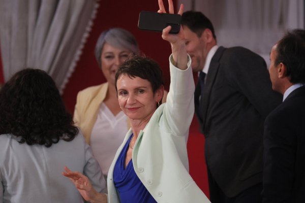 <p>Tohá oficializa candidatura a la presidencia: "Siento el deseo y la energía de entregar todo lo que tengo a nuestro país"</p>
